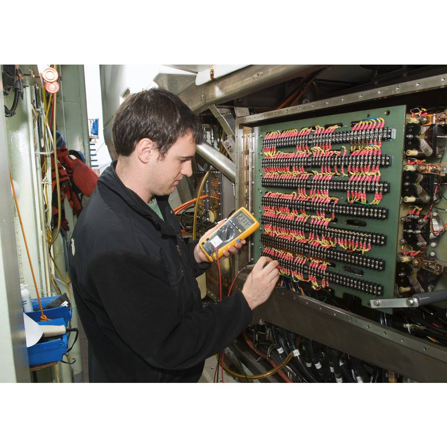 Fluke Digital Multimeter – 1000V CAT II, EU Version (Fluke 12E+ / 15B+ / 17B+)